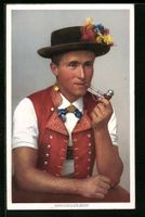 Appenzeler-Senn in Tracht mit Tabakspfei