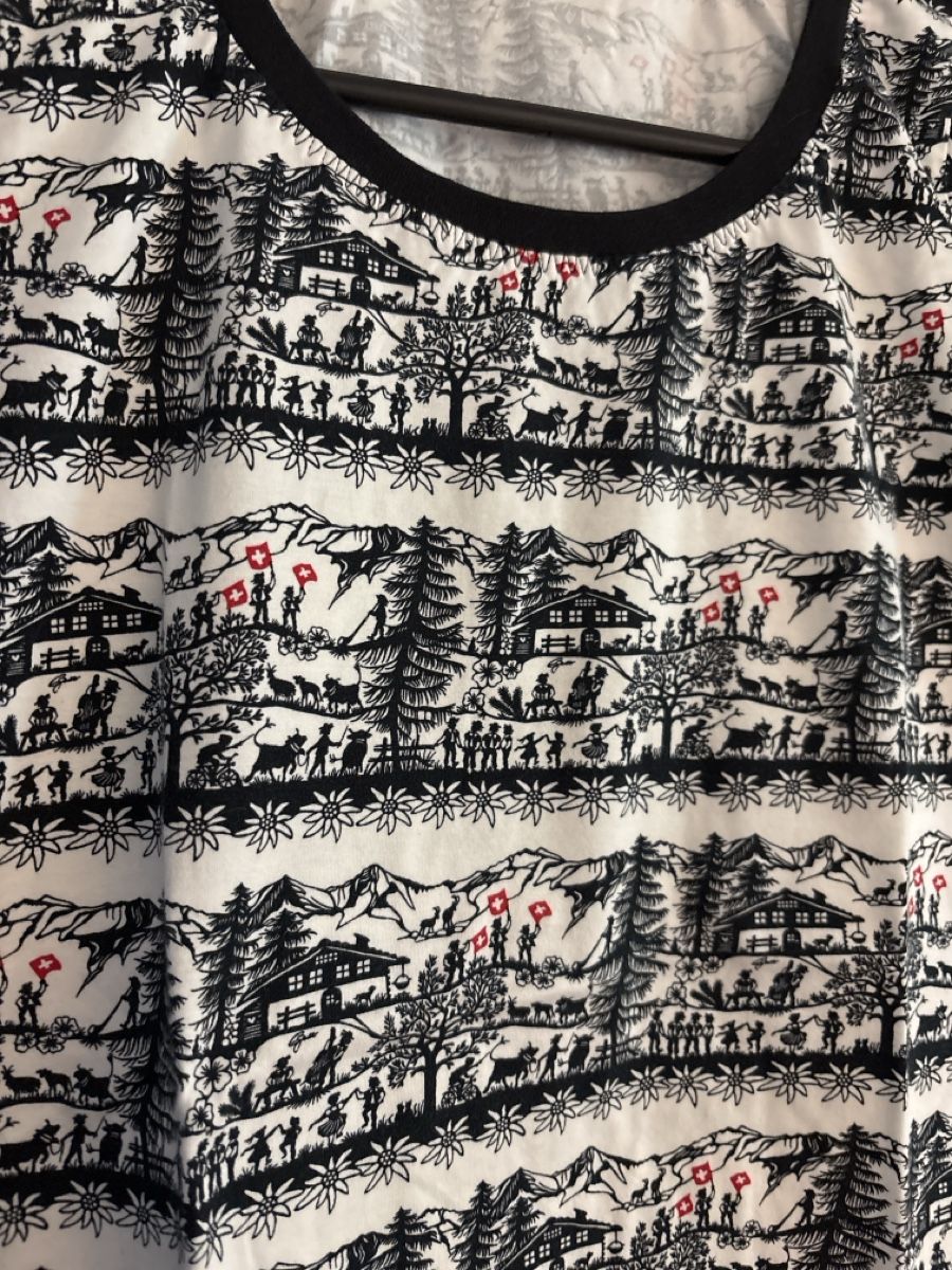 T-shirts: Handmade Scherenschnitt Damen Tshirt M – D'occasion à Rünenberg par ZwergLi100 1