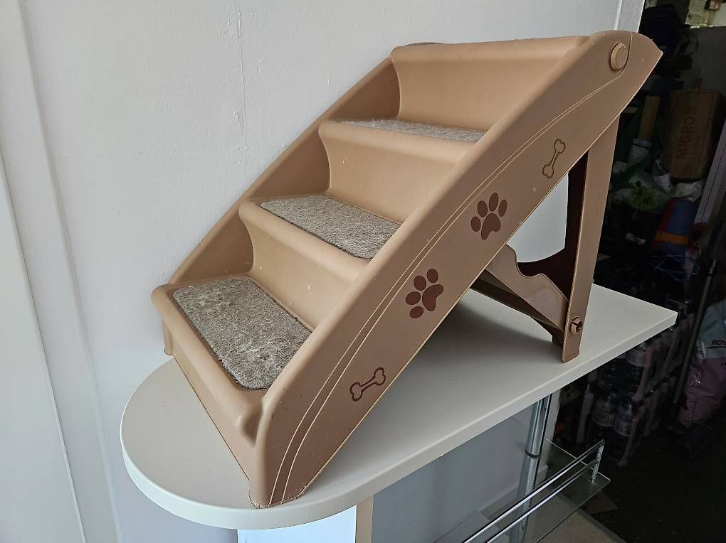 Scale: Escalier pour chiens, animaux  – Usato da Massongex venduto da noyane 1