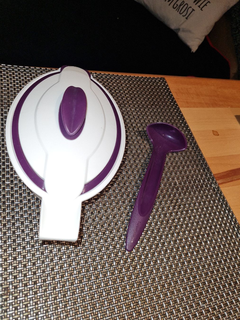 Tupperware Contenitori & Simili: Tupperware Sausiere Saucenwarmhalter neu – Nuovo (secondo la descrizione) da Münsingen venduto da Cuci31 1