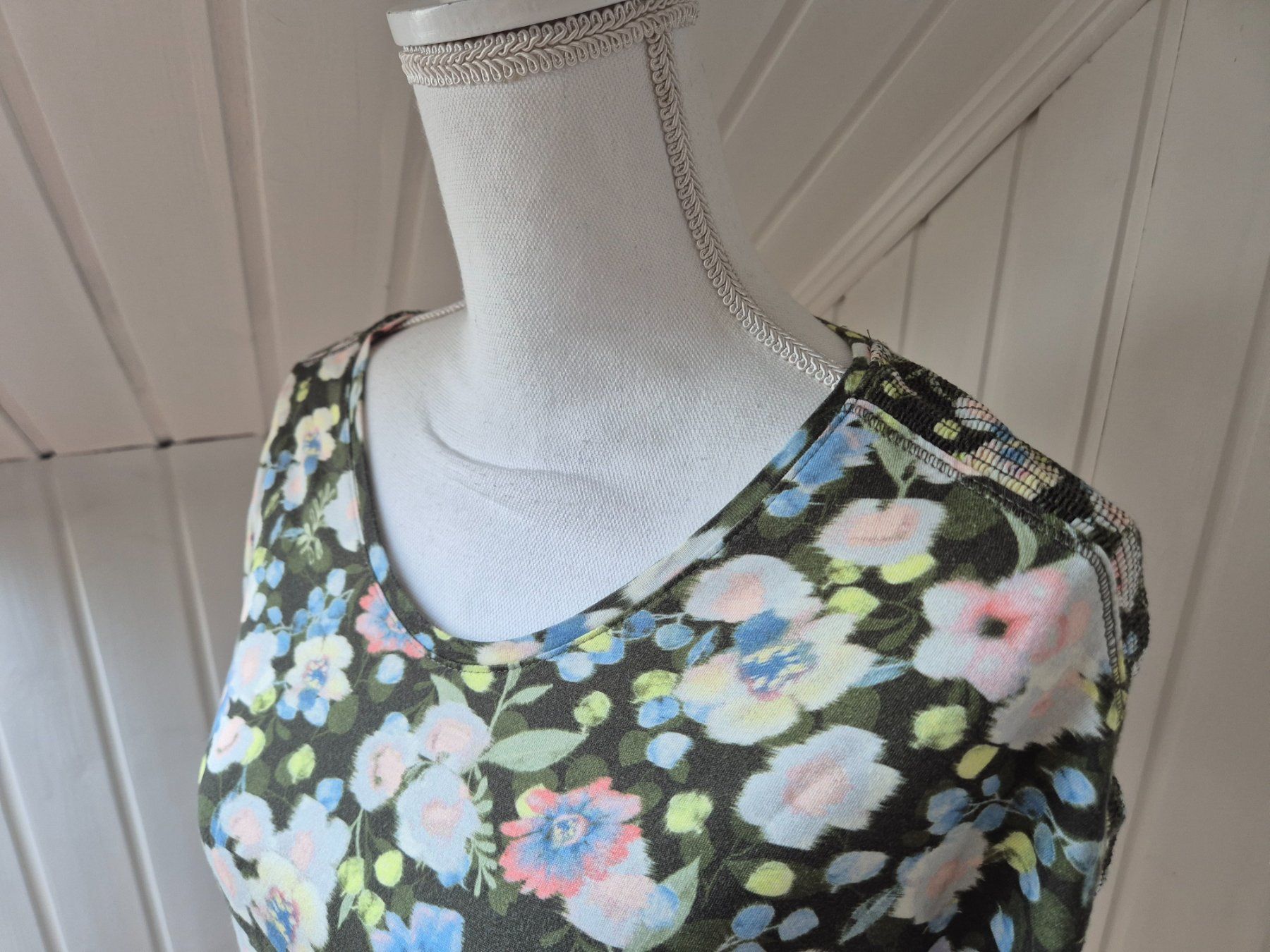 Cecil Tops: CECIL     shirt  geblümt    grösse XS – Gebraucht aus Niederweningen von Obson 2