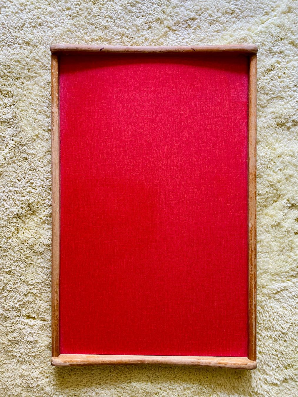 Piatti di portata: Vintage Holztablett / Serviertablett  Rot/Grau – Usato da Zürich venduto da JLorraine 5