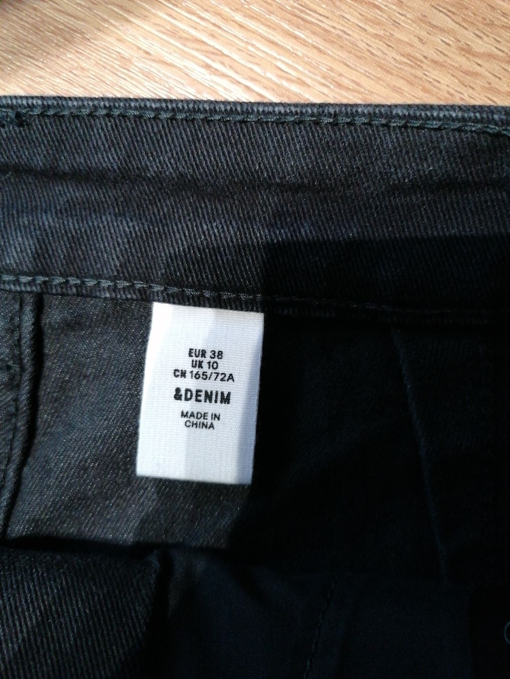 H&M Gonne: Schwarzer Jeansrock von H&M – Usato da Leuk-Stadt venduto da See_Lin 2