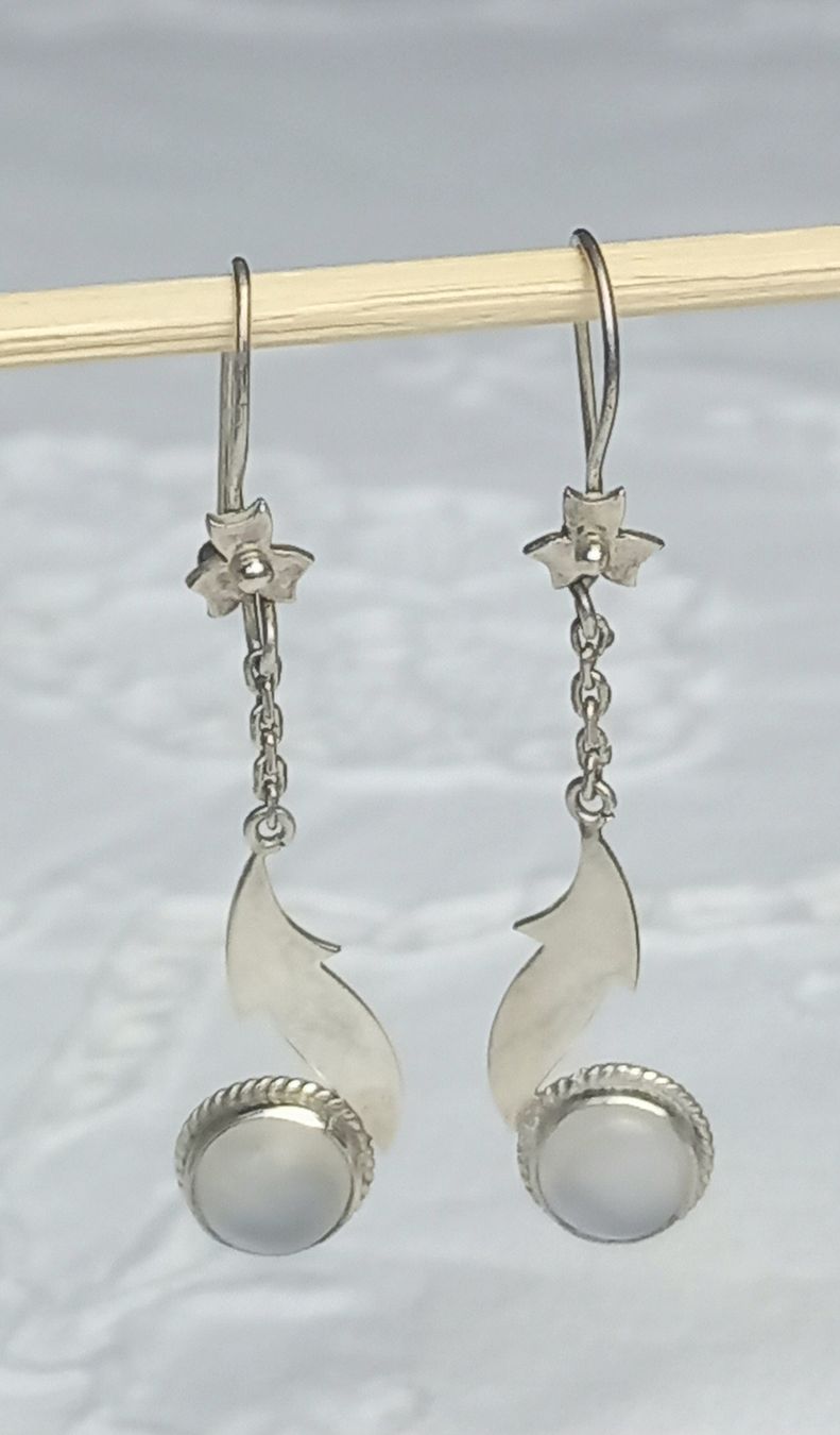 Boucles d'oreille: Silber Ohrhänger mit Mondstein neuwertig.  – D'occasion à Buchs AG par Dzirul 3