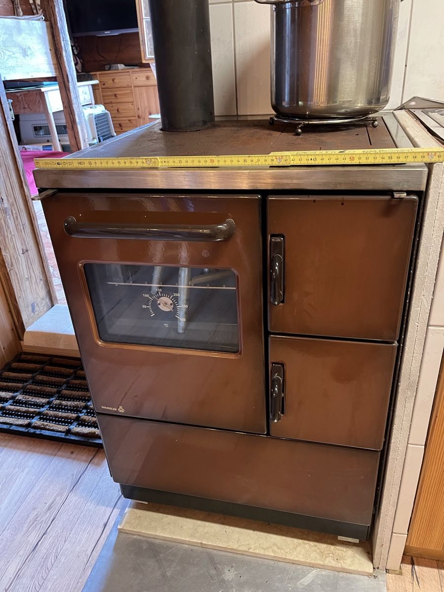 Altri mobili d'antiquariato: Holzkochherd, Holzofen mit Backofen – Usato da Bönigen venduto da moosranch 2
