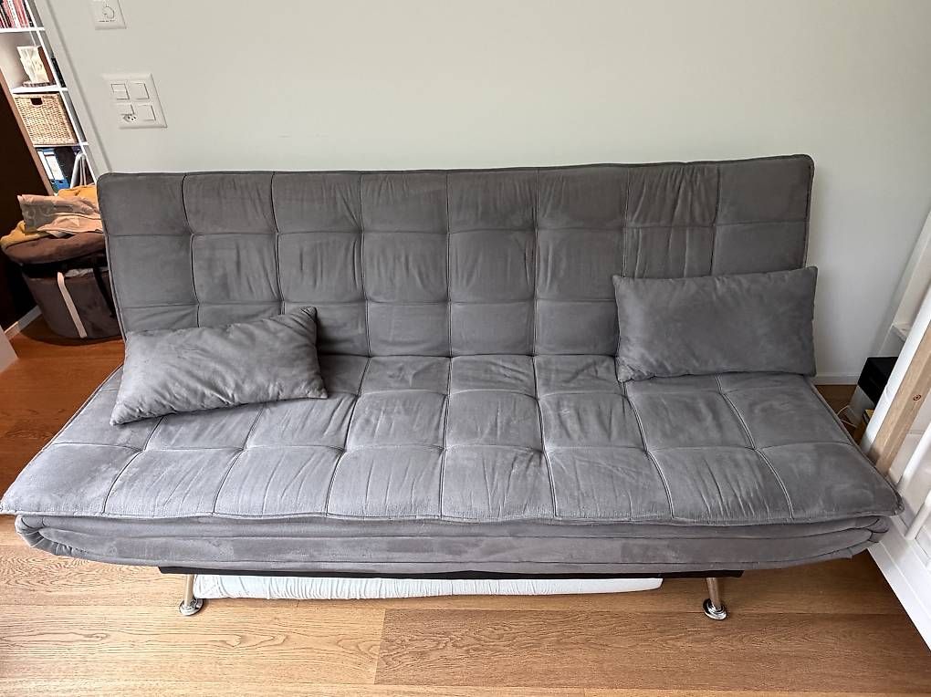 Sofas: Schlafsofa - guter Zustand – D'occasion à Küsnacht ZH par jjaeger89