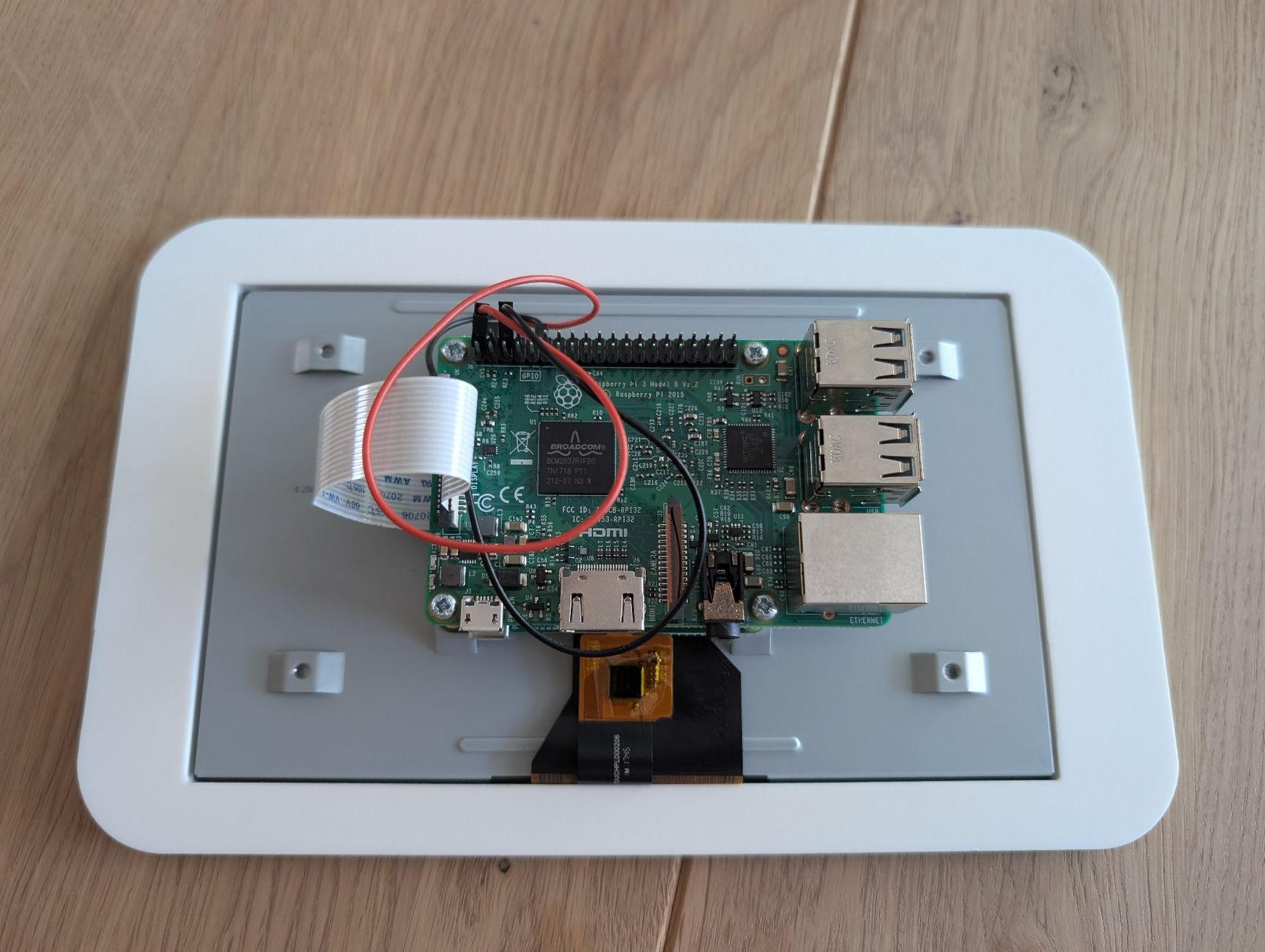 Raspberry Pi PC: Raspberry Pi 3 Model B, 7" Touch Screen, Pi Multicomp 7" – Usato da Langenthal venduto da NeXT405 1
