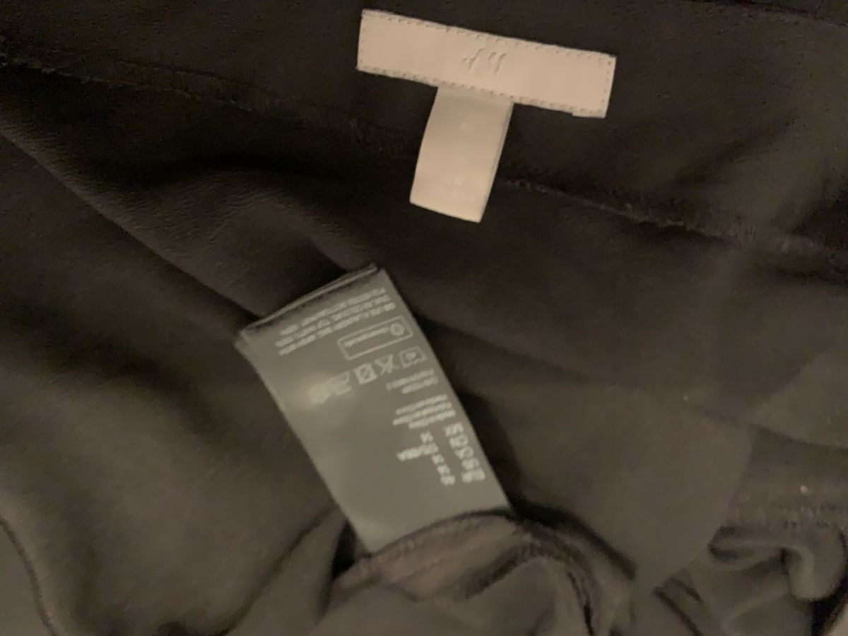 H&M Tute: Jumpsuit H&M; schwarz/ Satin, Grösse 46 – Usato da Rikon im Tösstal venduto da miarosen 9