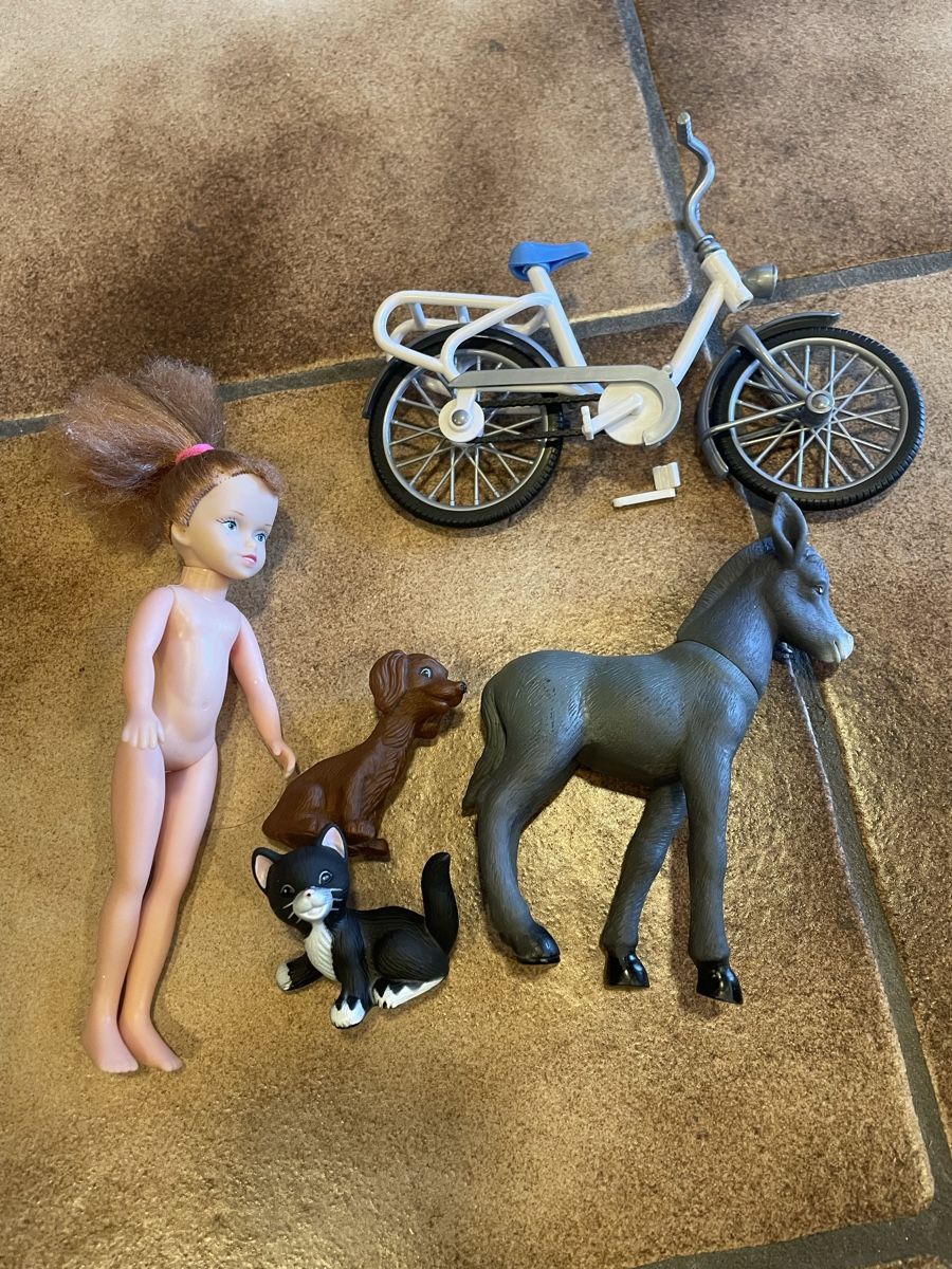 Bambole: Poupée Martine avec habits et accessoires – Usato da Grattavache venduto da Benterra 4