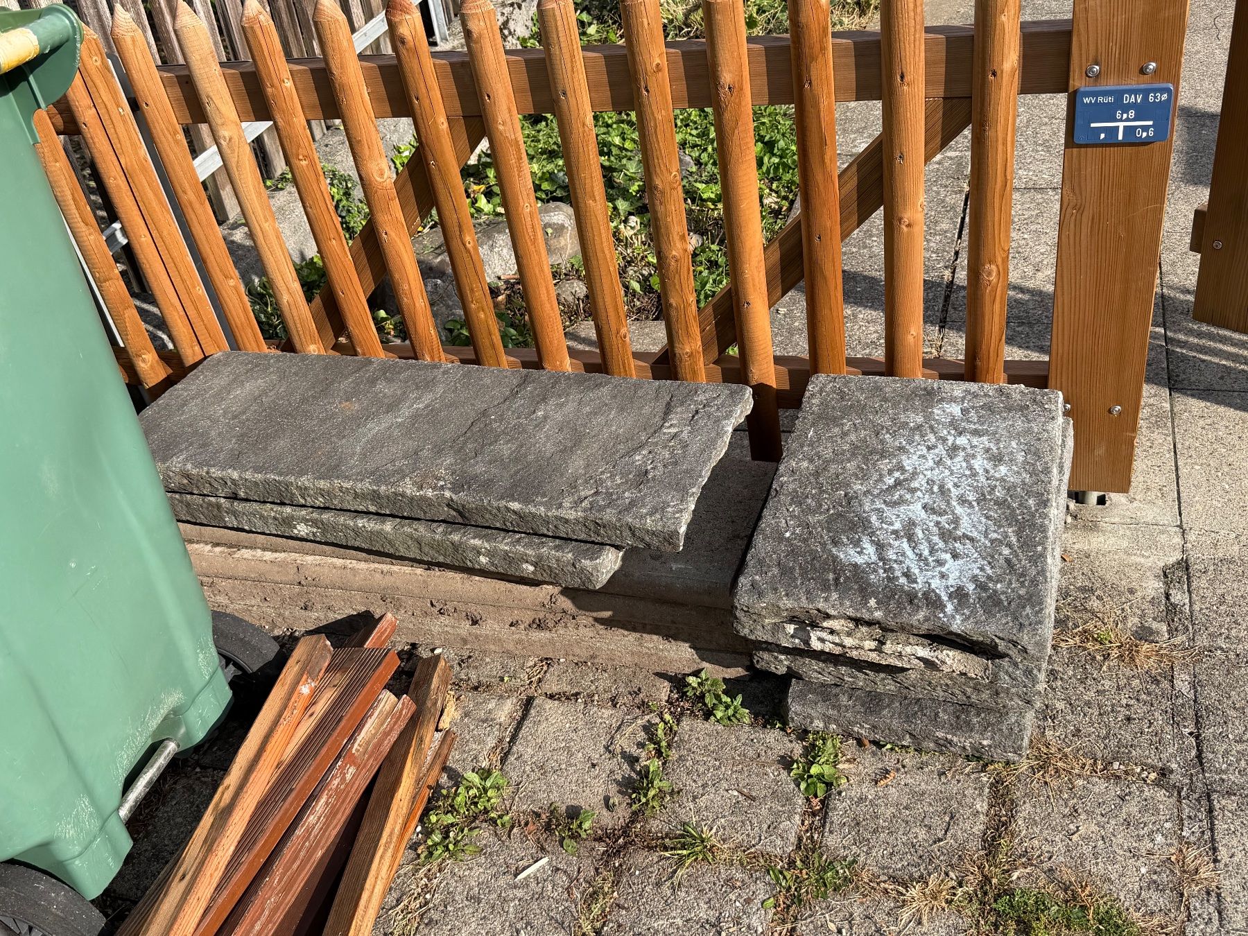 Bodenbeläge: Natursteinplatten – Gebraucht aus Rüti ZH von yan_7kmc