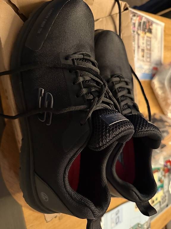 Skechers Herrenschuhe: Sketches Work Sicherheitsschuh – Gebraucht aus Oftringen von ste_mp2b