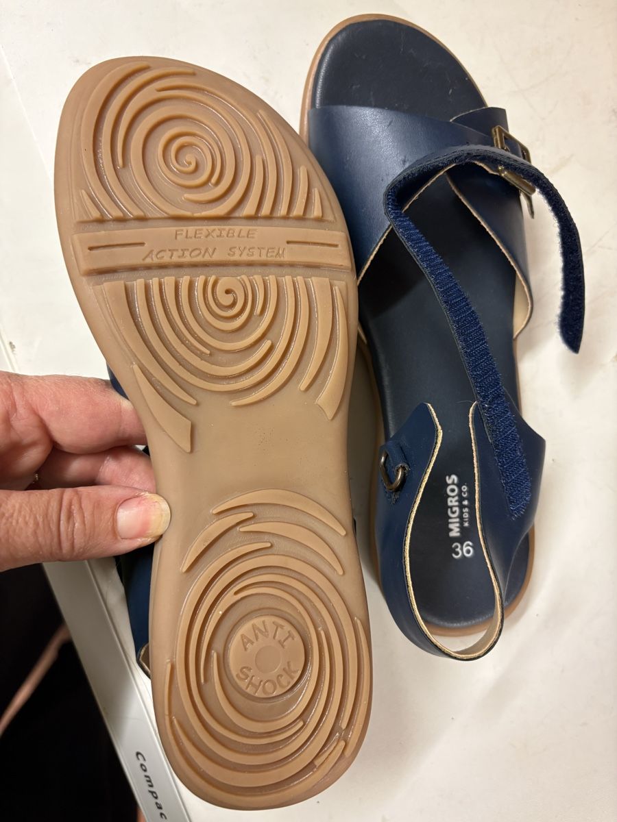 Scarpe per ragazze: Kids sandals N36 – Nuovo e nell'imballaggio originale da Basel venduto da LuigiBasel 1
