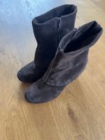 Braune Wildleder Keilabsatz Stiefeletten Gr. 40
