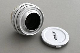 Nikon 45mm P f2,8 Silber