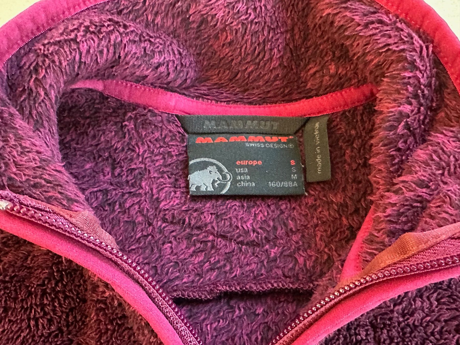 Mammut Jacken: Mammut Kuscheljacke - Grösse S – Gebraucht aus Perlen von Criollo7 1