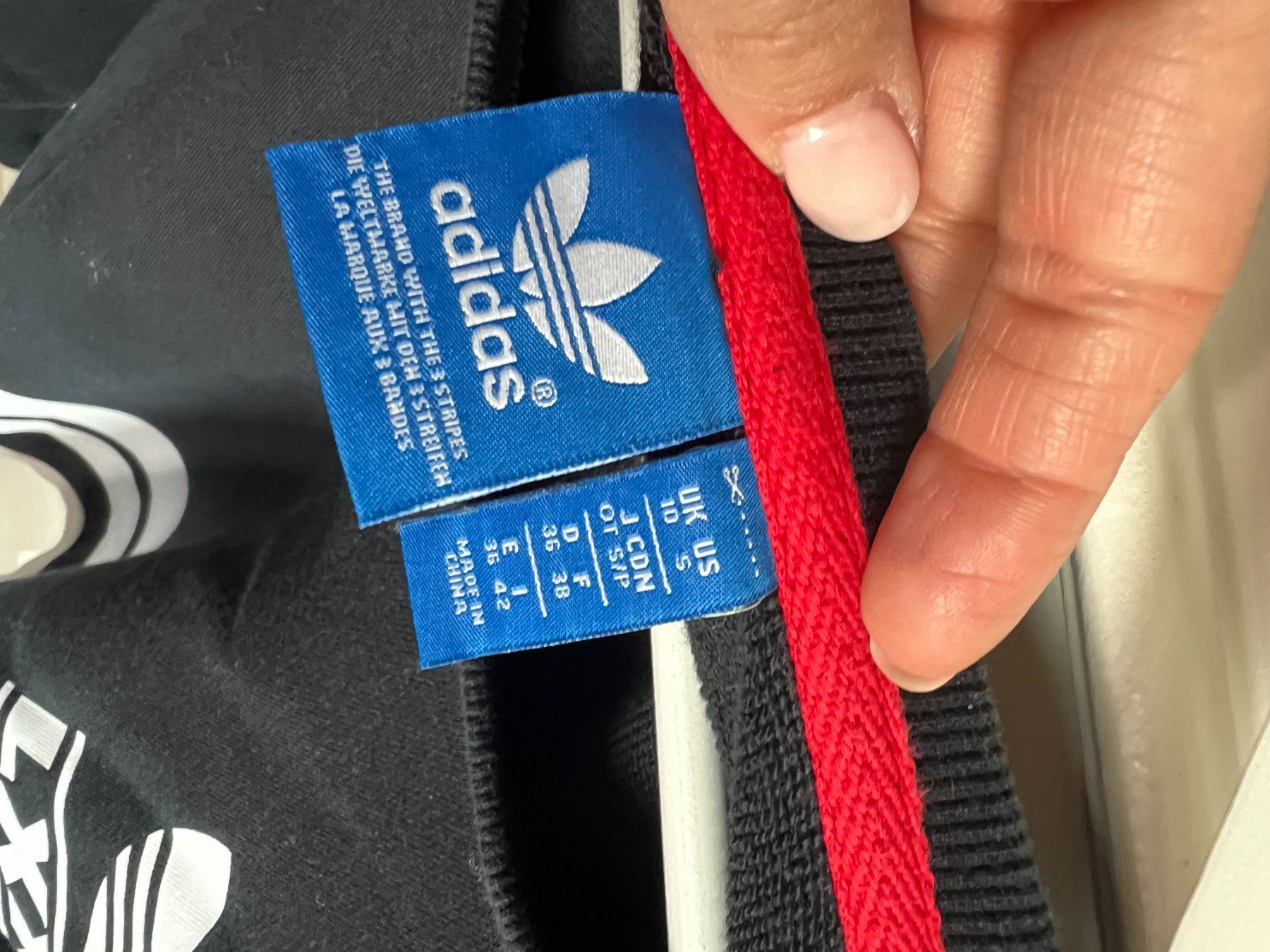 Adidas Maglioni & Felpe: Adidas Sweatshirt with Stripe size 36 – Usato da Zürich venduto da Mirouch 1