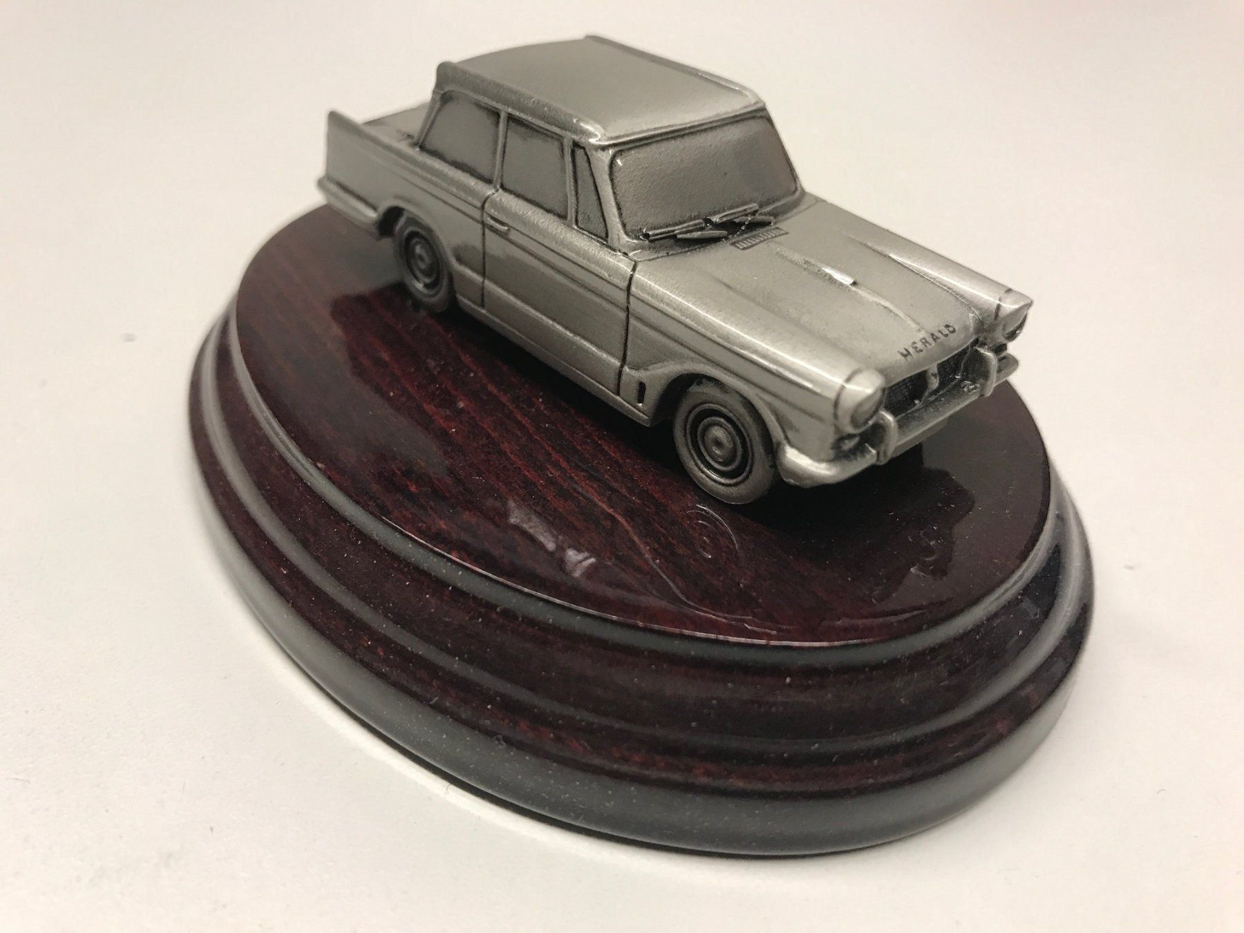 Triumph Modellini d'auto: Triumph Herald two door saloon – Nuovo e nell'imballaggio originale da Giswil venduto da Healey71 4