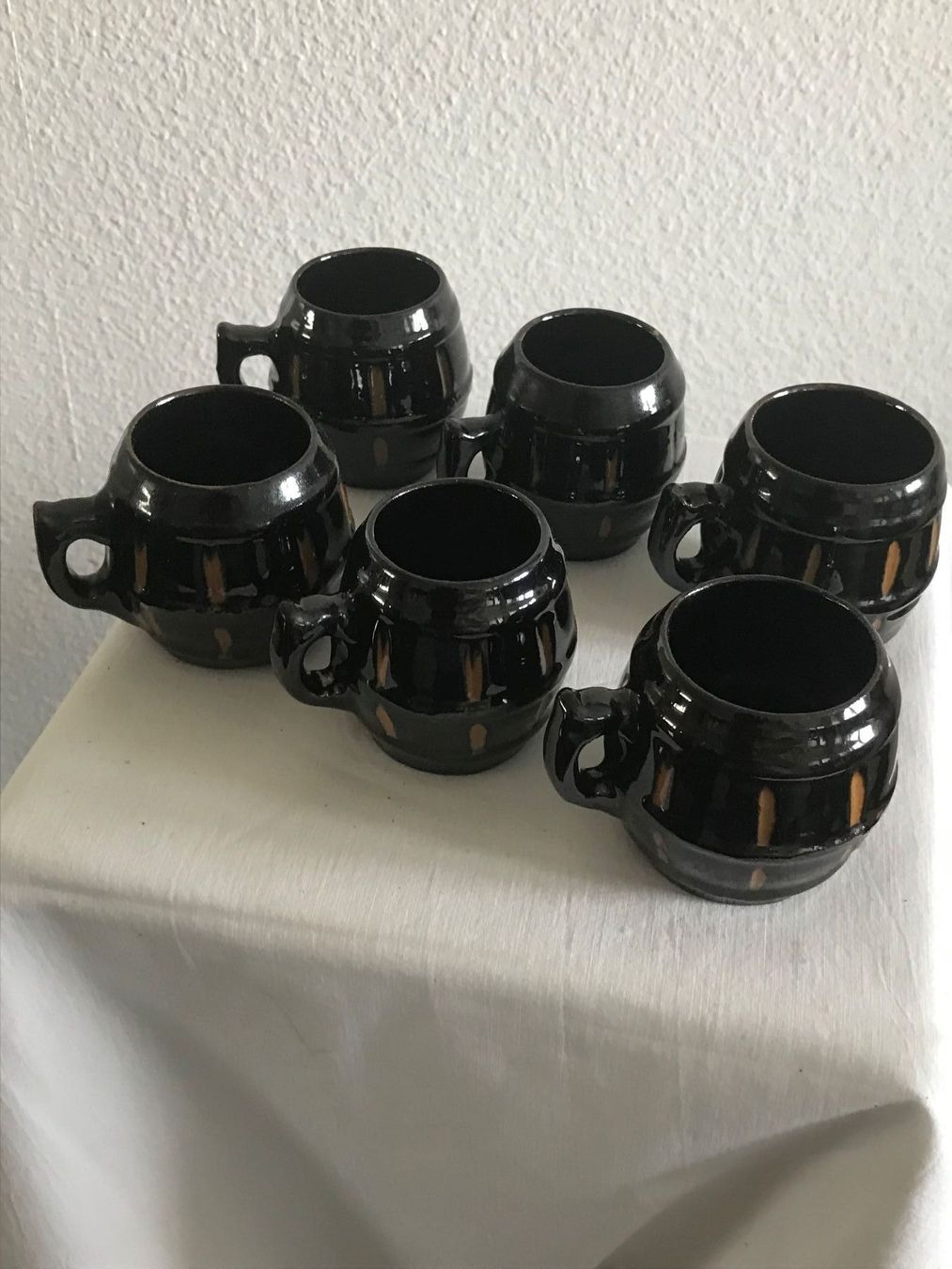 Set di piatti: 6 Schnapsbecher aus Steingut – Usato da Frauenfeld venduto da Koffer12 1