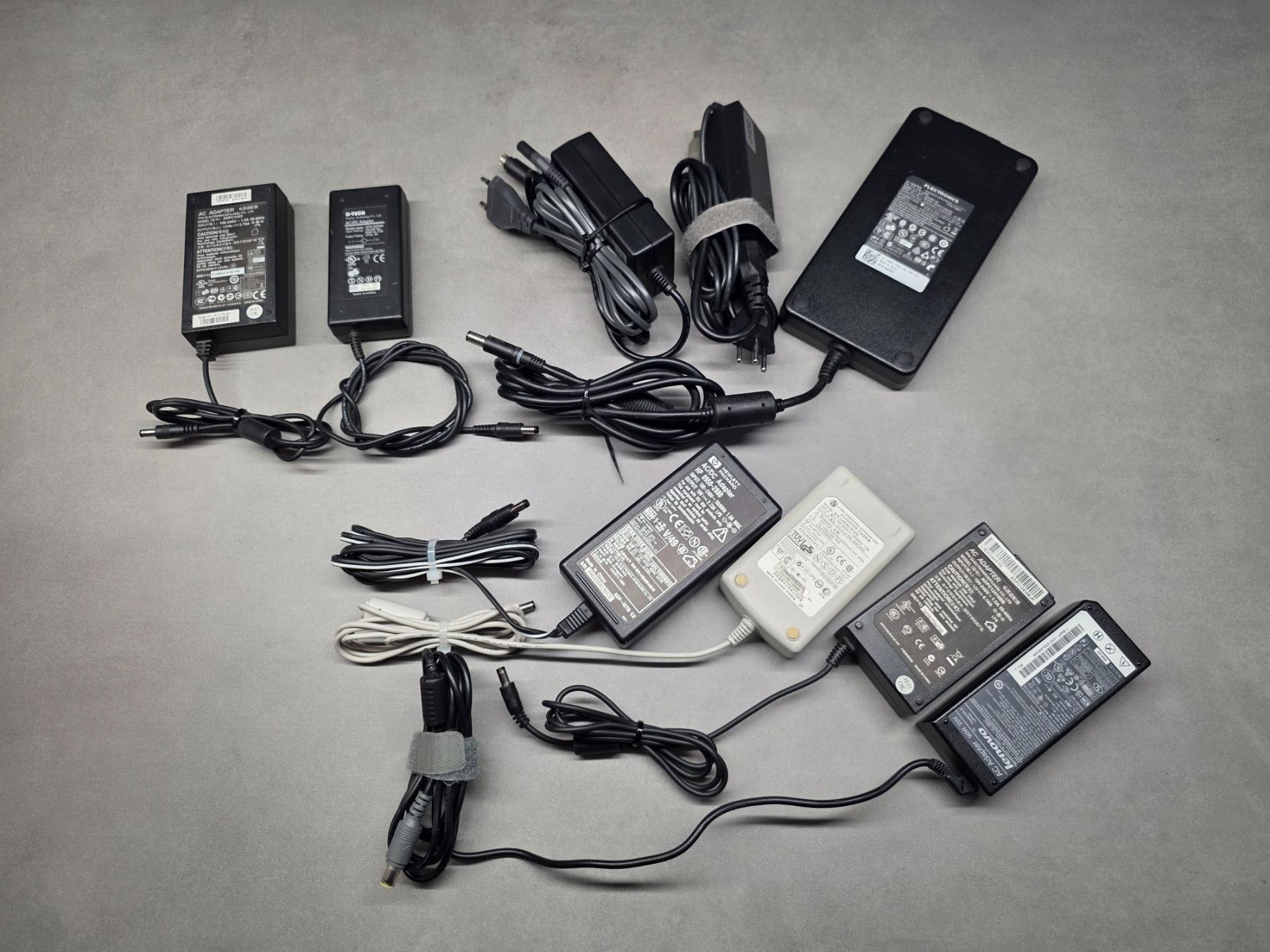 Câbles: Grosses PC Kabel- & Netzteil Konvolut – D'occasion à Lausen par -Vendetta-