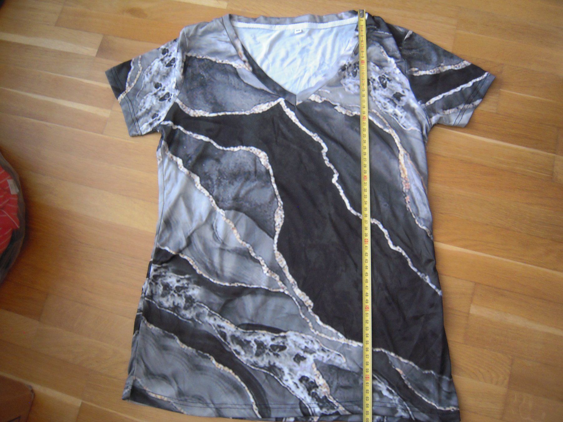 T-shirt: T-Shirt Gr S/M – Nuovo (secondo la descrizione) da Uzwil venduto da visions77