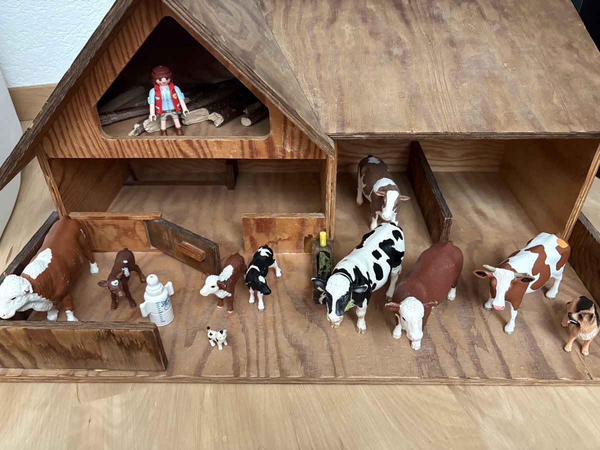 Giocattoli: Holz Bauernhof mit Tiere – Usato da Hendschiken venduto da Hujbe 2
