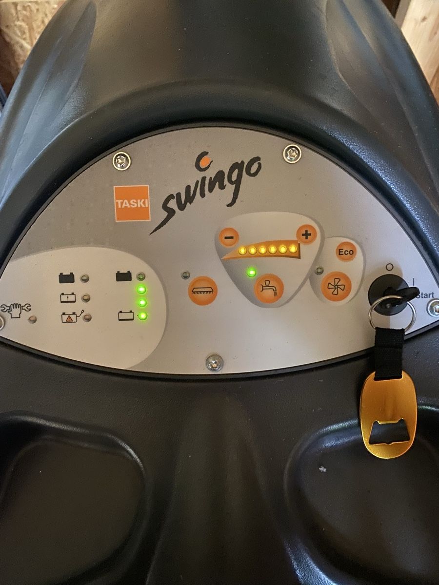 Tutte le macchine: TASKI Swingo Scheuersaugmaschine gebraucht orange – Usato da Biel/Bienne venduto da Zerim 1
