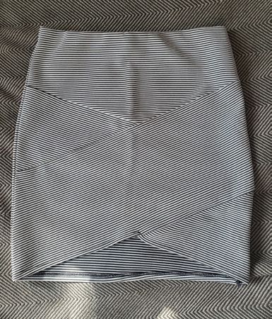 Rock von Forever21, Größe S, 36, weiß, schwarz