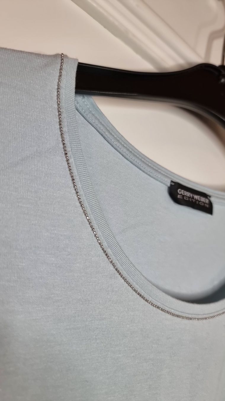 Gerry Weber Blusen: Gerry Weber Bluse Gr. M hellblau mit Strass – Gebraucht aus Wald ZH von CapLux 2