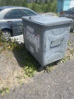 Grosser Abfallcontainer Metall mit Rollen Gebraucht