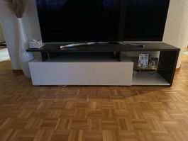 sofas/tisch/stühle/spiegel/komode/lampe