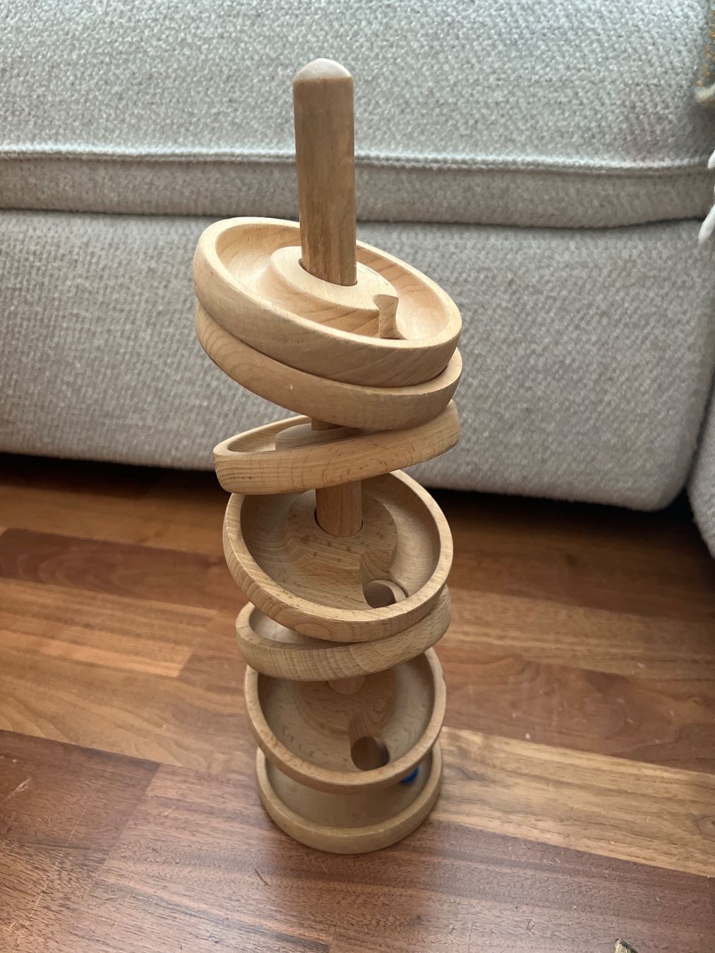 Jouets: Holz Kugelbahn Murmelbahn spiralförmig – D'occasion à Jona par Sariksa 1