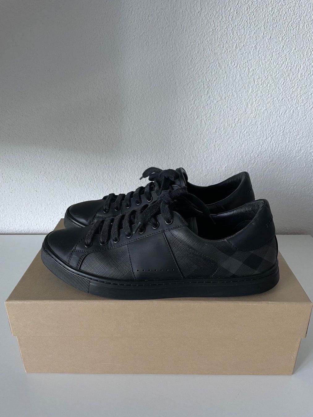 Burberry Herrenschuhe: Burberry Sneaker Schwarz – Neu (gemäss Beschreibung) aus Lengnau AG von AJ2001