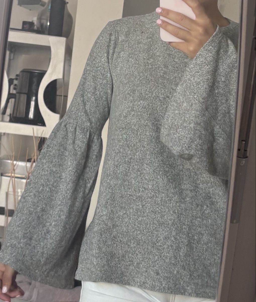 Pulls & Sweat-shirts: Pullover grey size M bell sleeves used – D'occasion à Zürich par mat_58mf 1