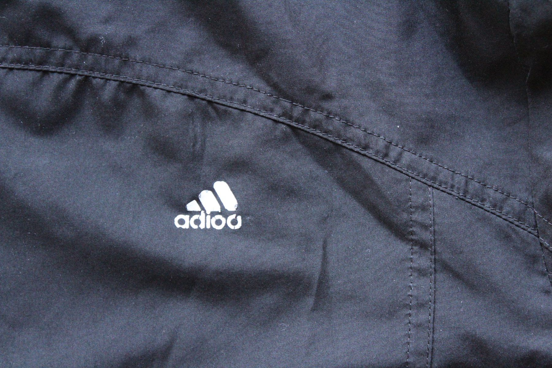 Adidas Giacche: Adidas Jäggli 46 mit Briefpost – Usato da Walliswil-Nbipp venduto da Speer516 4