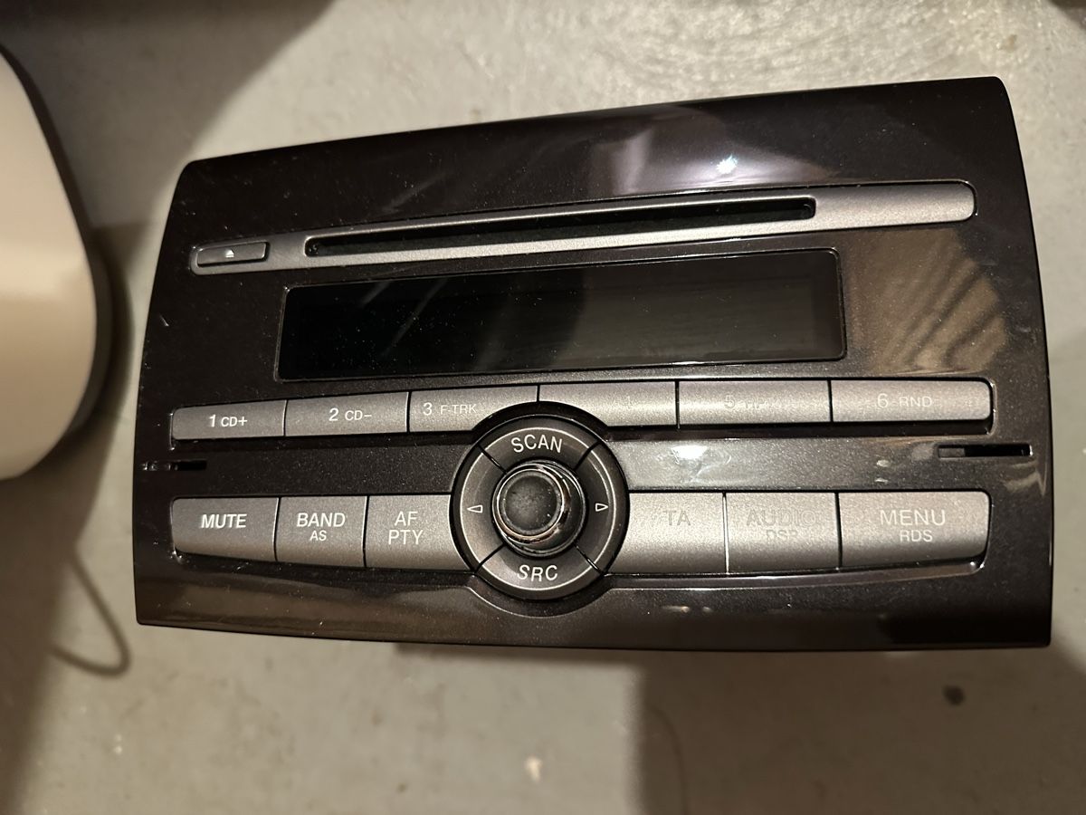 Radio: Autoradio Fiat – Usato da Dietikon venduto da vithya88 1