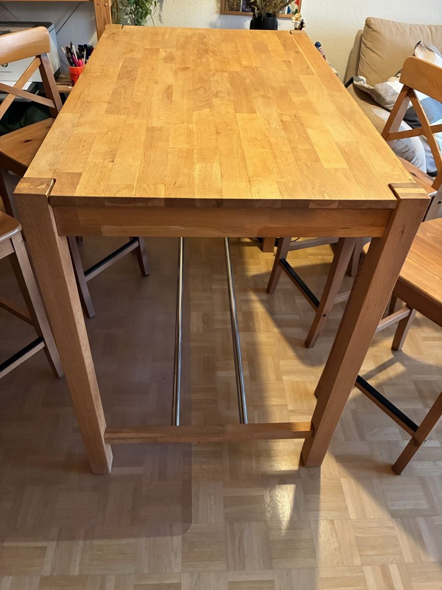 Tavoli: Hoher Tisch mit 4 Stühlen – Usato da Basel venduto da neottolemopirro 1
