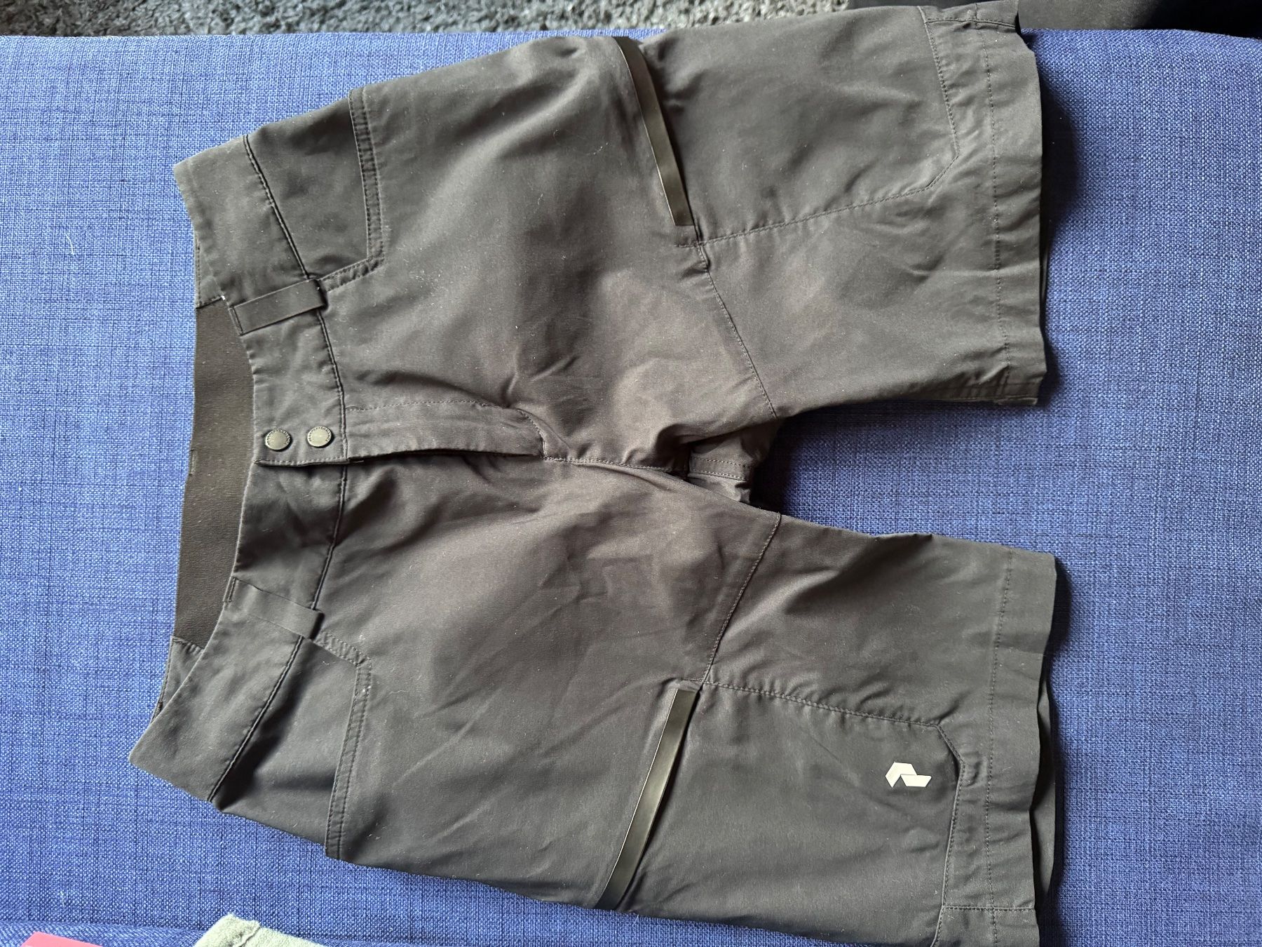 Peak Performance Hosen: Shorts femme Peak performance – Gebraucht aus Haute-Nendaz von Norardini14.