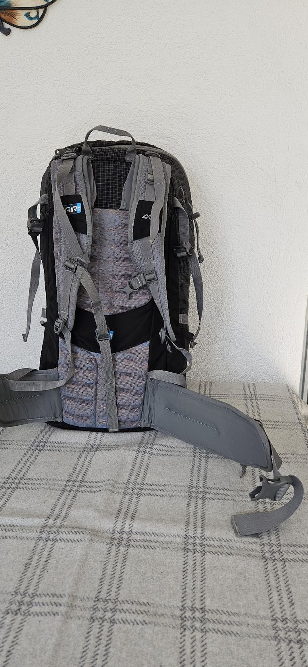Rucksäcke: Reise- Backpacker-Tramper Rucksack Kathmandu Voltai 40L – Gebraucht aus Münchenbuchsee von Camelot1 2