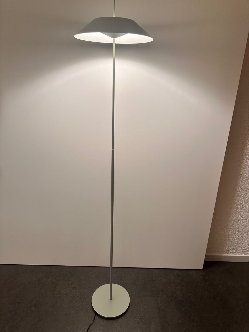 Lampadari & plafoniere: LED Stehleuchte Mayfair von VIBIA (touchless dimmbar) – Nuovo e nell'imballaggio originale da Suhr venduto da leuchtenshop