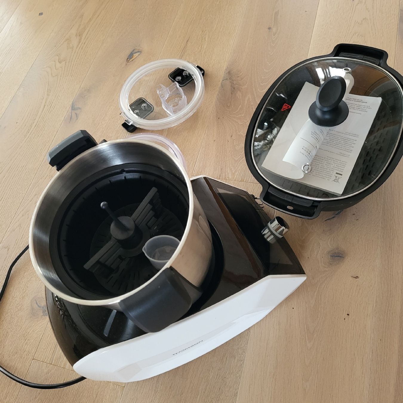 Elettrodomestici da cucina: Thomson Robot Multifunktion THCM245S-1CH mit Zubehör – Usato da Wangen ZH venduto da Macle 3
