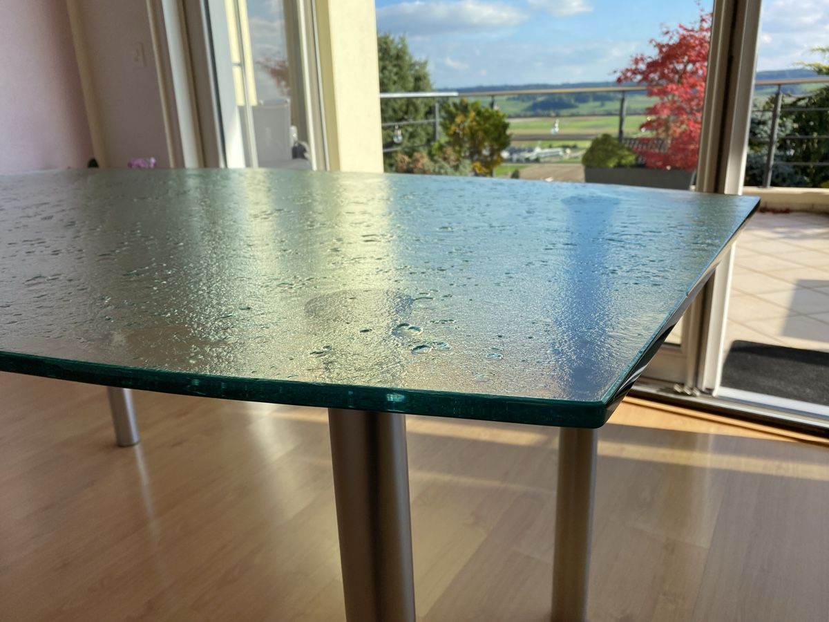 Tavoli: Wunderschöner Bubble Glas Tisch in Schiffsform – Usato da Selzach venduto da 321compac 9