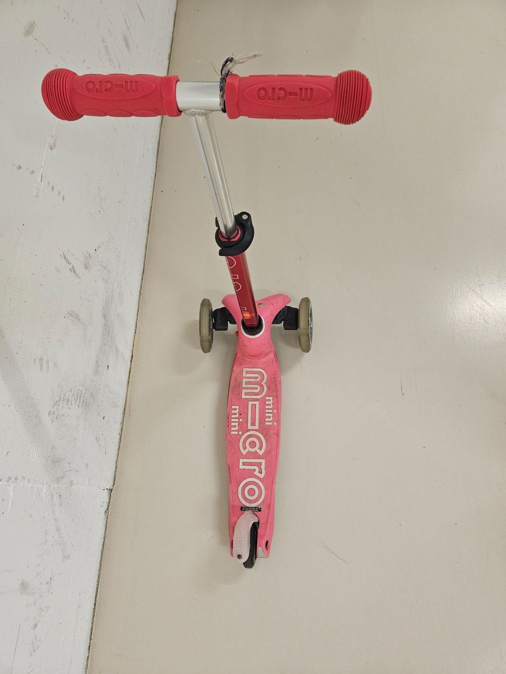 Micro Kickboard: Micro Mini Scooter – Rosa – gebraucht – Usato da Opfikon venduto da Doronadan 1