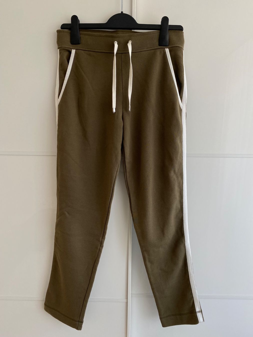 Escada Pantaloni: Escada Trainerhose, Grösse 34 – Nuovo (secondo la descrizione) da Winterthur venduto da marisole4