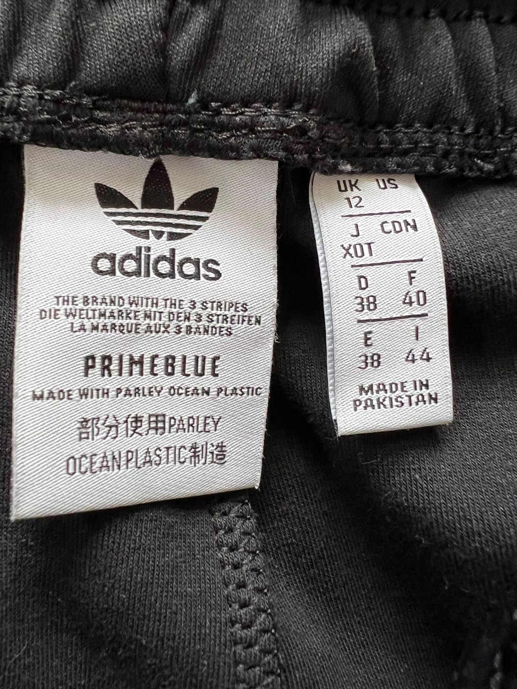 Adidas Pantaloni: Adidas Trainingshose schwarz Gr.38 – Nuovo (secondo la descrizione) da Zürich venduto da Girasole232 3