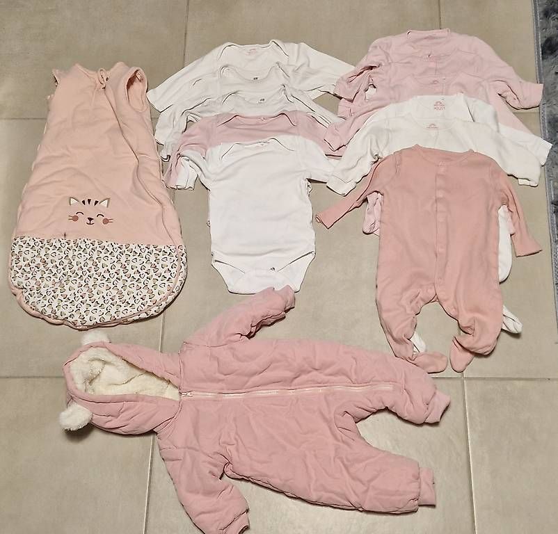 Lotti & Set di vestiti: Babypaket 6-9 Mt. neuwerig – Nuovo (secondo la descrizione) da Plons venduto da fra_8cp5 2