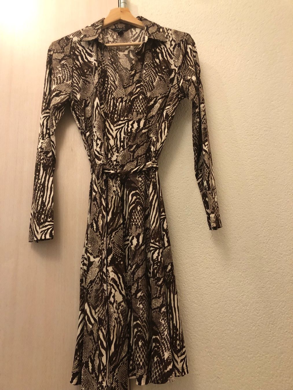 Vestiti: CORTEFIEL KLEID – Usato da Zürich venduto da flo_7cvq