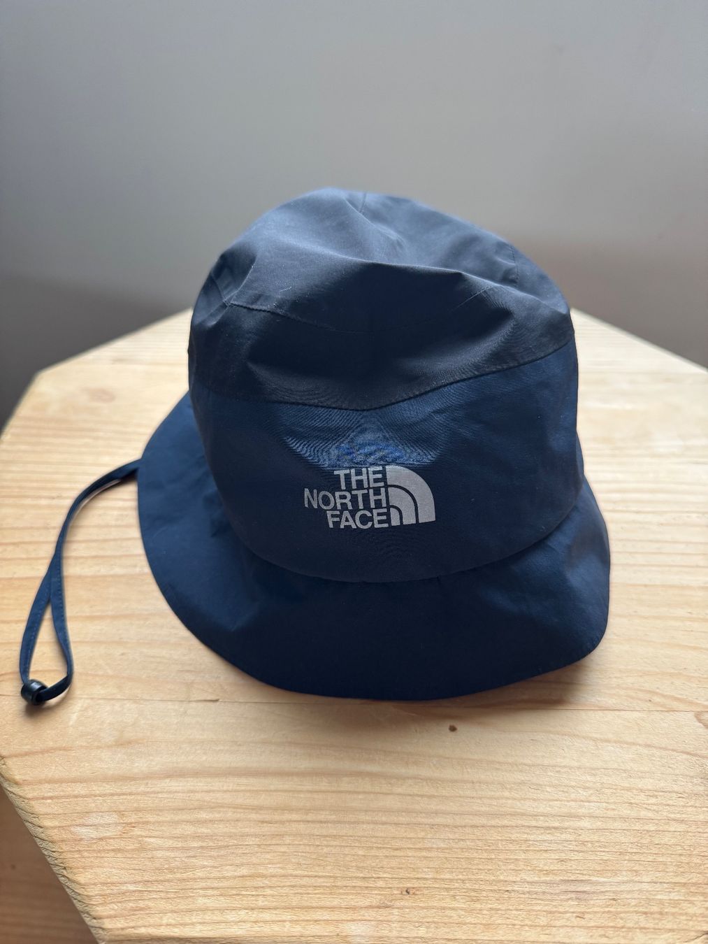 North Face Hüte, Mützen & Caps: Regenhut The North Face – Gebraucht aus Zürich von sinaxnoemi