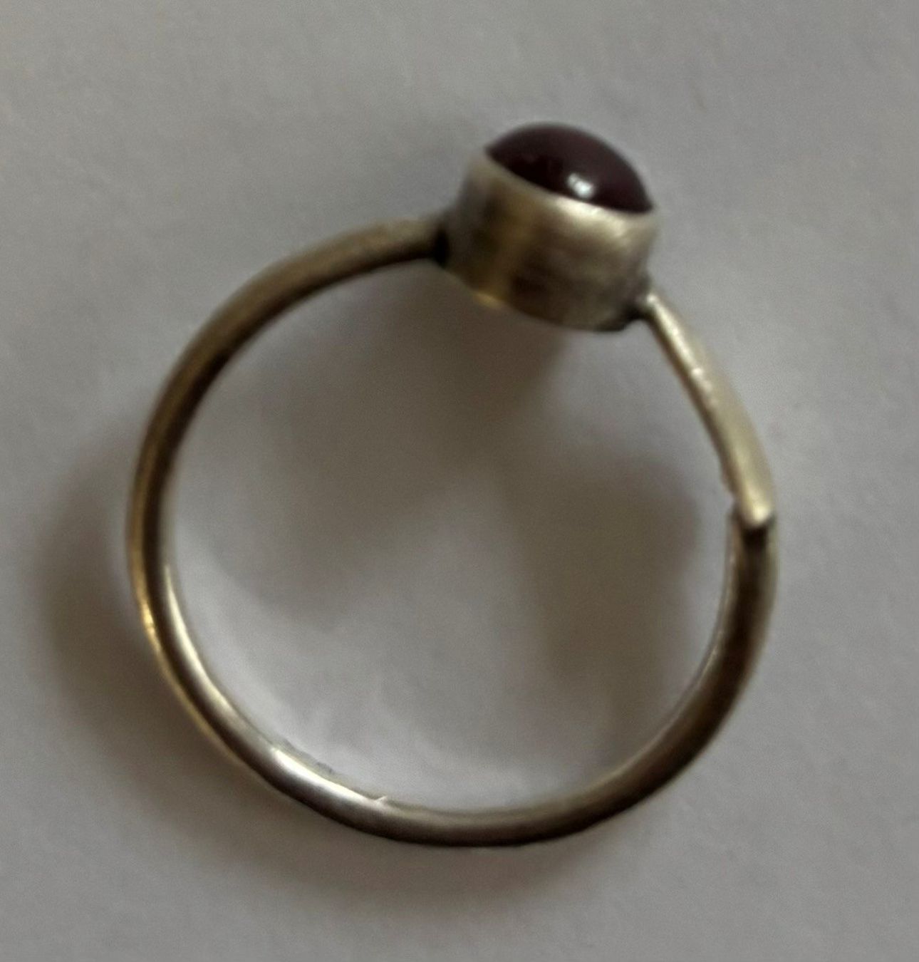 Ringe: Ring Silber Granat – Gebraucht aus Basel von machplatz 1
