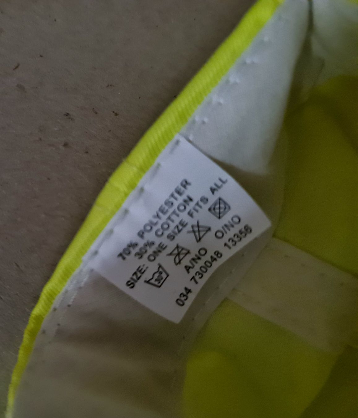 Copricapi, berretti & cappellini: Casquette jaune, visière jaune et bleue – Nuovo (secondo la descrizione) da Cortaillod venduto da signep 3