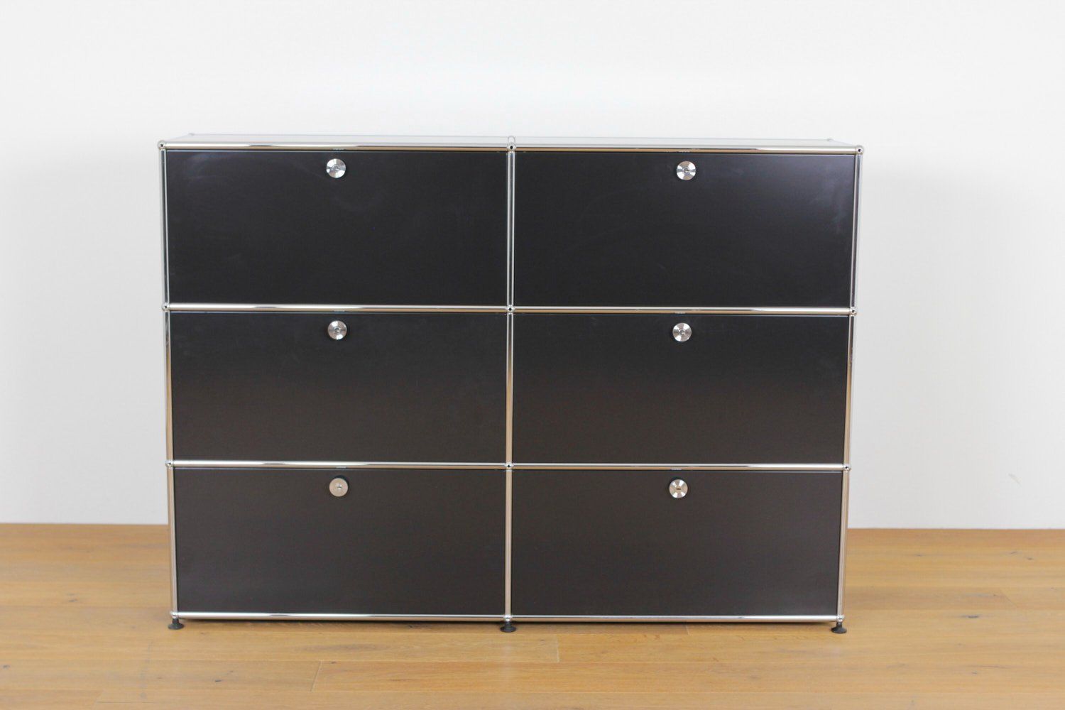 USM Scaffali: USM Haller Highboard Graphitschwarz – Nuovo (secondo la descrizione) da Affoltern am Albis venduto da StudioStandard